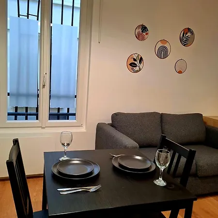 Cosy Montmartre Париж