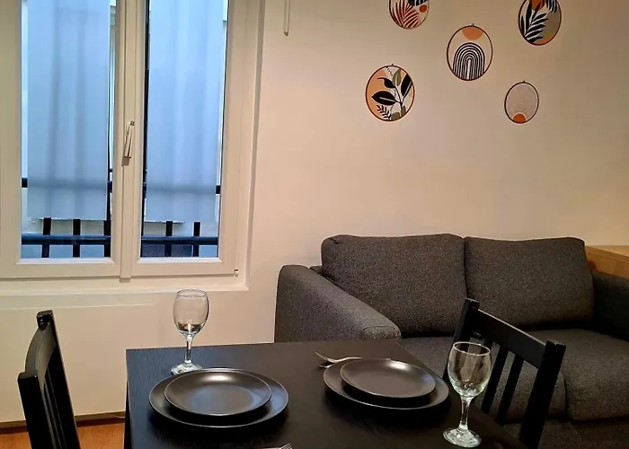 Cosy Montmartre Париж